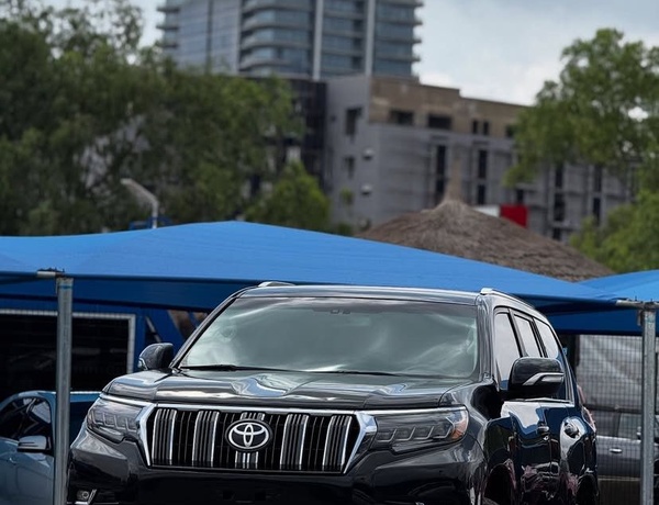 GOOD DEAL  2014 TOYOTA PRADO FOR SALE IN ABUJA