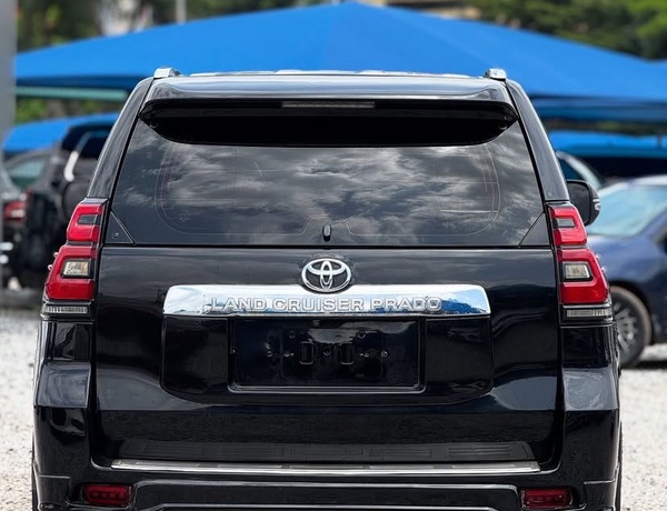 GOOD DEAL  2014 TOYOTA PRADO FOR SALE IN ABUJA