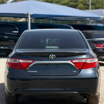 GOOD DEAL  2015 TOYOTA CAMRY SE FOR SALE IN ABUJA