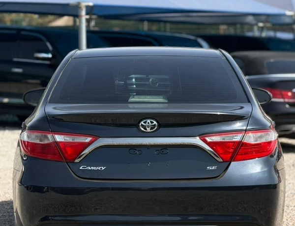 GOOD DEAL  2015 TOYOTA CAMRY SE FOR SALE IN ABUJA