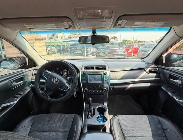 GOOD DEAL  2015 TOYOTA CAMRY SE FOR SALE IN ABUJA