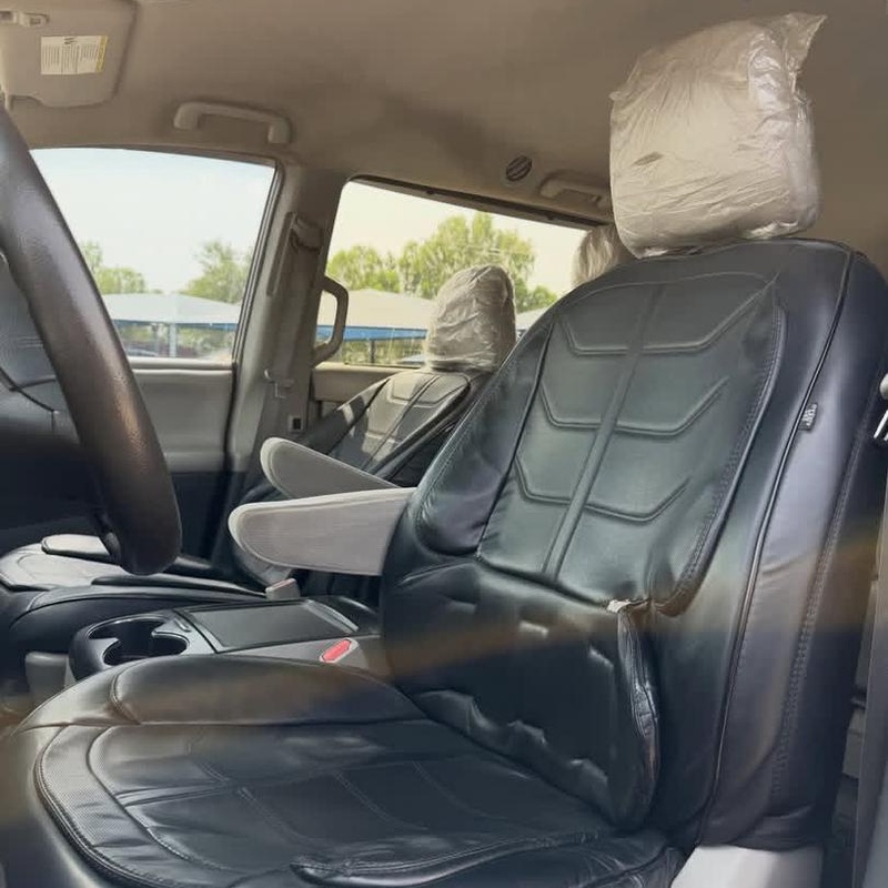 GOOD DEAL 2015 TOYOTA SIENNA (LE) FOR SALE ABUJA image