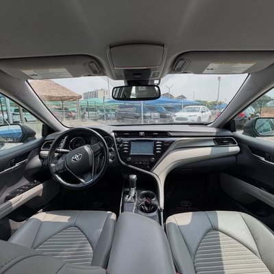 GOOD DEAL   2019 TOYOTA CAMRY SE FOR SALE IN ABUJA