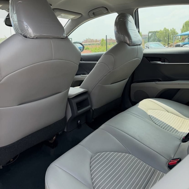 GOOD DEAL   2019 TOYOTA CAMRY SE FOR SALE IN ABUJA image