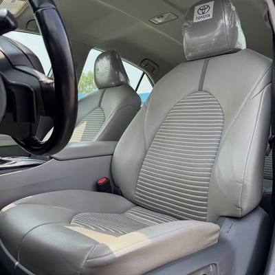 GOOD DEAL   2019 TOYOTA CAMRY SE FOR SALE IN ABUJA