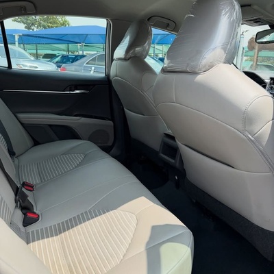 GOOD DEAL   2019 TOYOTA CAMRY SE FOR SALE IN ABUJA