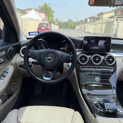 GOOD DEAL 2016 MERCEDES BENZ C300 FOR SALE IN ABUJA