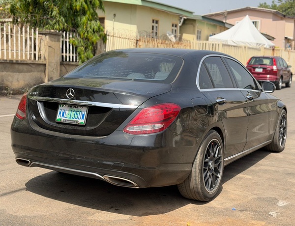GOOD DEAL 2016 MERCEDES BENZ C300 FOR SALE IN ABUJA