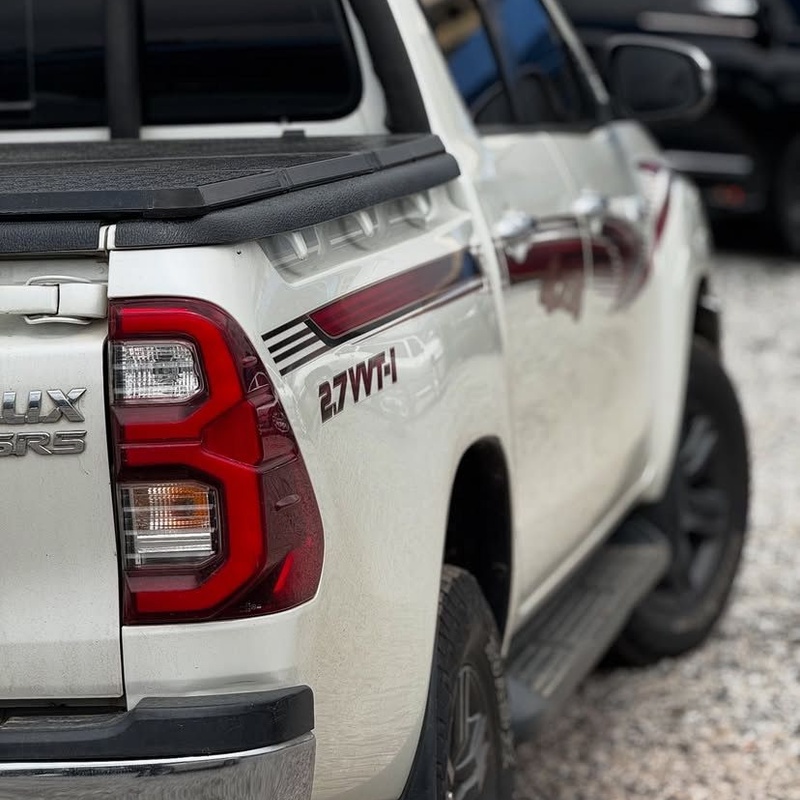 GOOD DEAL ( BRAND NEW)  2021 TOYOTA HILUX  FOR SALE IN LAGOS image