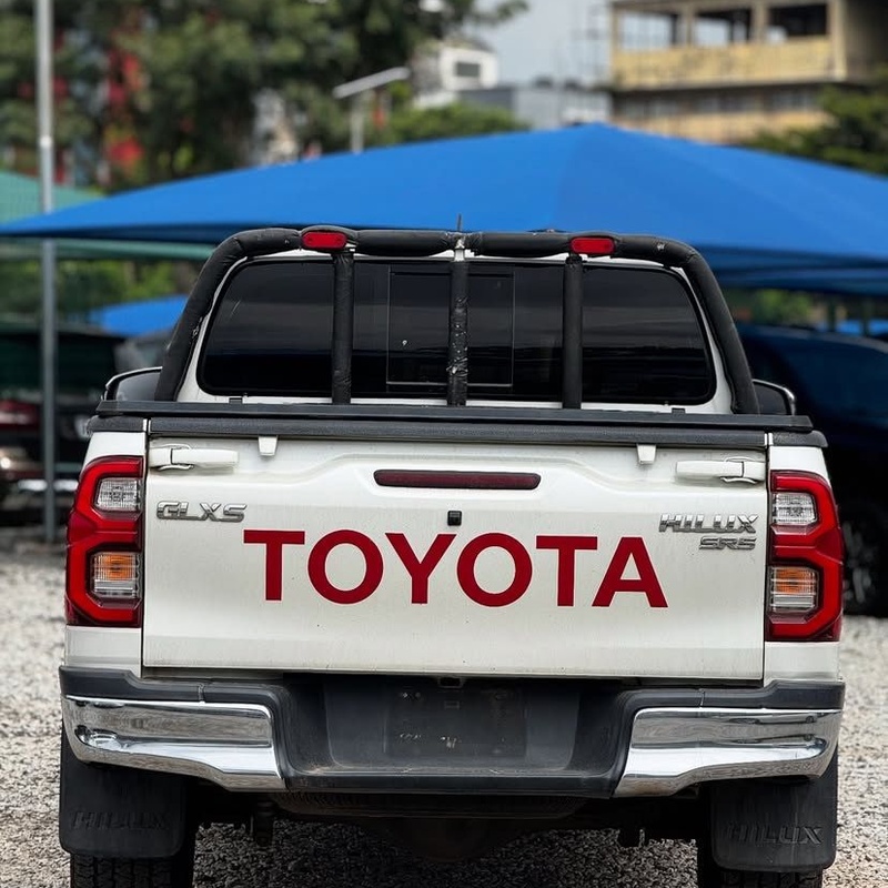 GOOD DEAL ( BRAND NEW)  2021 TOYOTA HILUX  FOR SALE IN LAGOS image