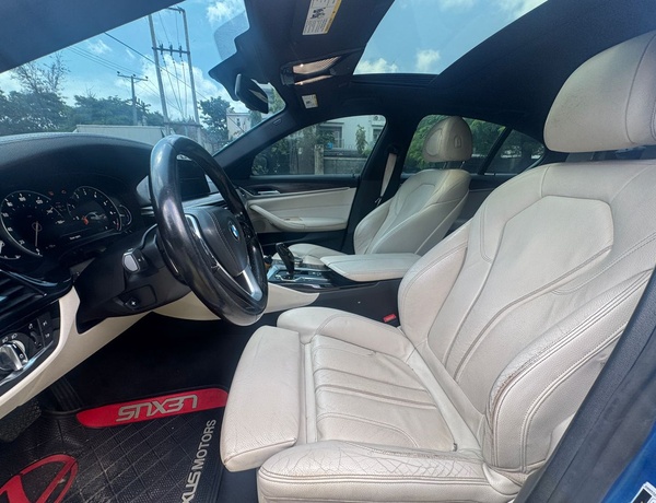 GOOD DEAL(EXTREMELY CLEAN)  2018 BMW 530i FOR SALE IN ABUJA
