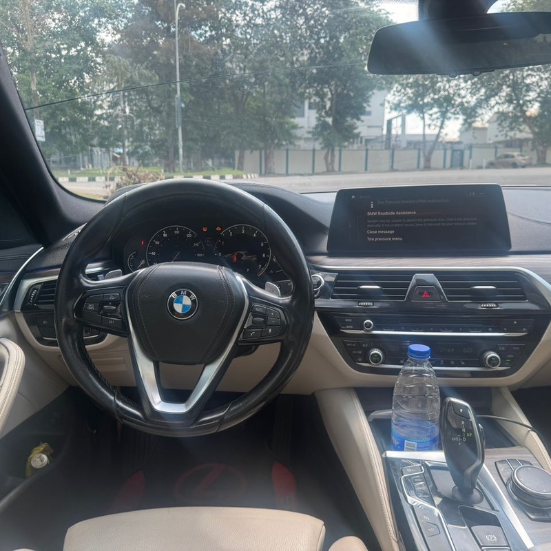 GOOD DEAL(EXTREMELY CLEAN)  2018 BMW 530i FOR SALE IN ABUJA image