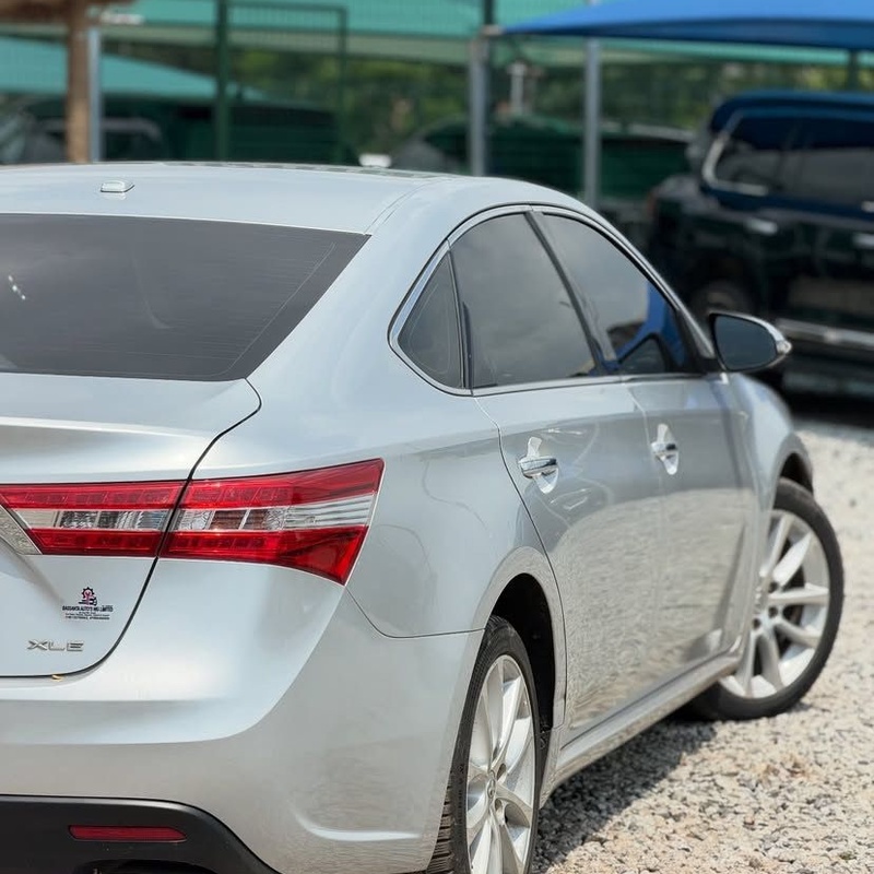 GOOD DEAL (FOREIGN USED)  2013 TOYOTA AVALON XLE FOR SALE IN ABUJA image
