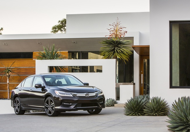 Honda Accord image 2