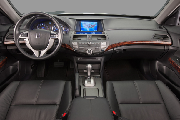 Honda Accord Crosstour image 2