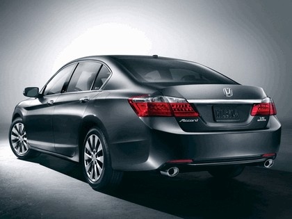 Honda Accord LX image 2