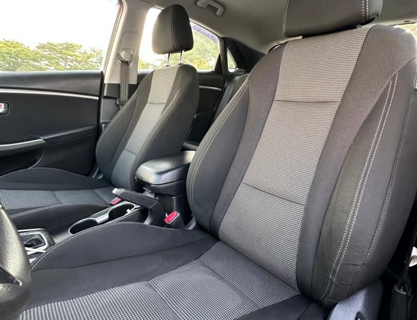  FOREIGN USED  2013  HYUNDAI GT FOR SALE IN ABUJA