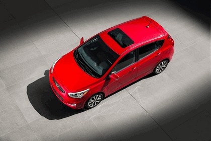 Hyundai Accent image 2