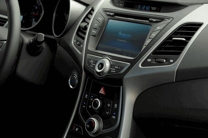 Hyundai ELANTRA image 3