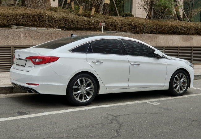 HYUNDAI SONATA image 5