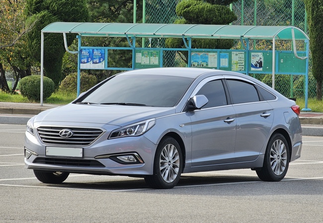 HYUNDAI SONATA image 4