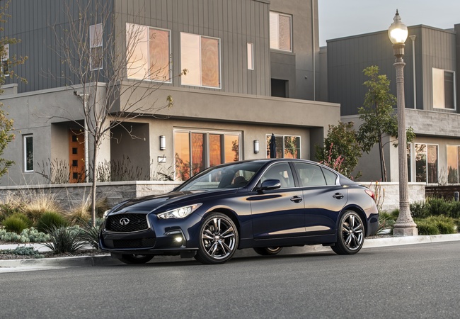 Infiniti Q50 image 4