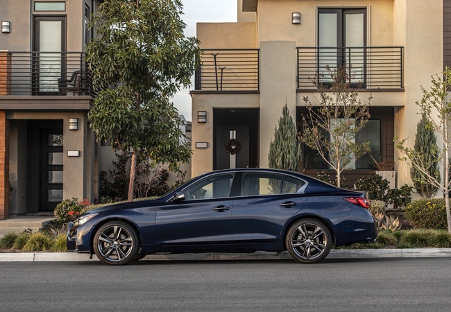 Infiniti Q50 image 3