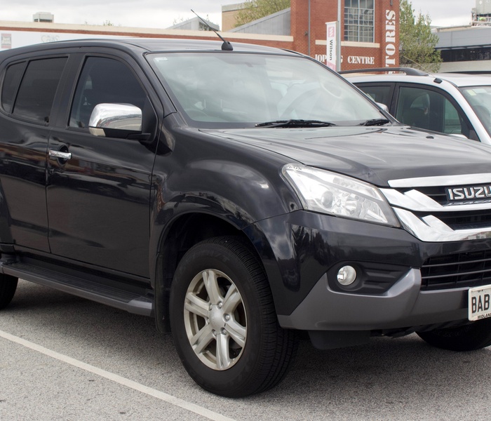 Isuzu MU-X LS-M logo Image