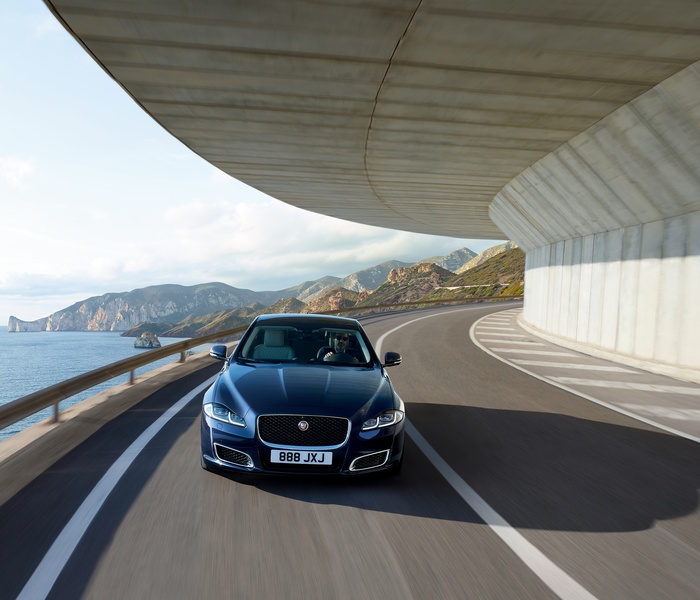 Jaguar XJL Supercharged logo Image
