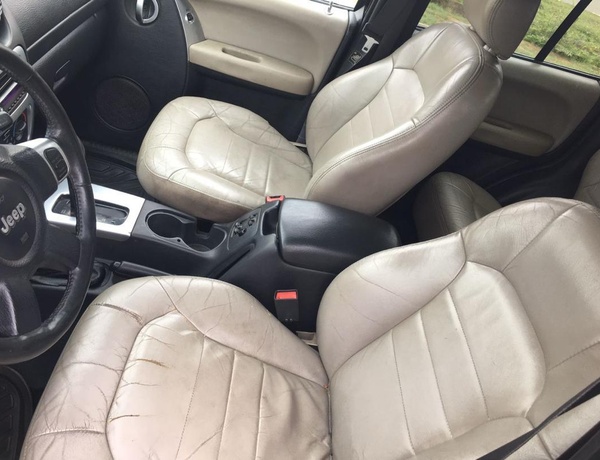 JEEP LIBERTY 4X4 FOR SALE IN ABUJA