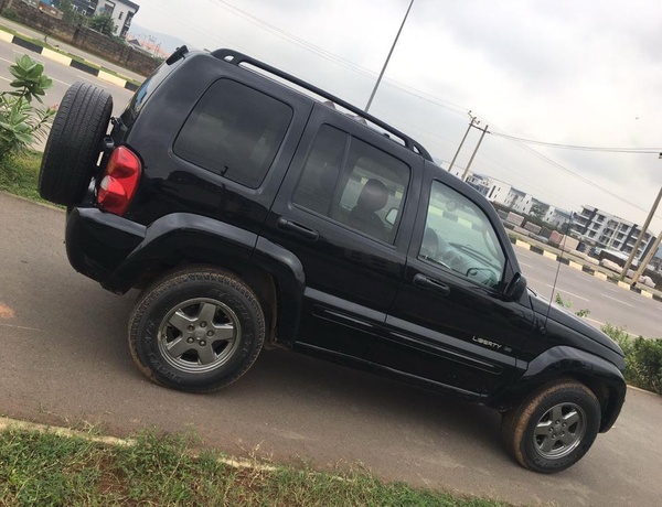 JEEP LIBERTY 4X4 FOR SALE IN ABUJA