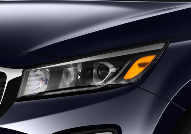 Kia Sedona image 2