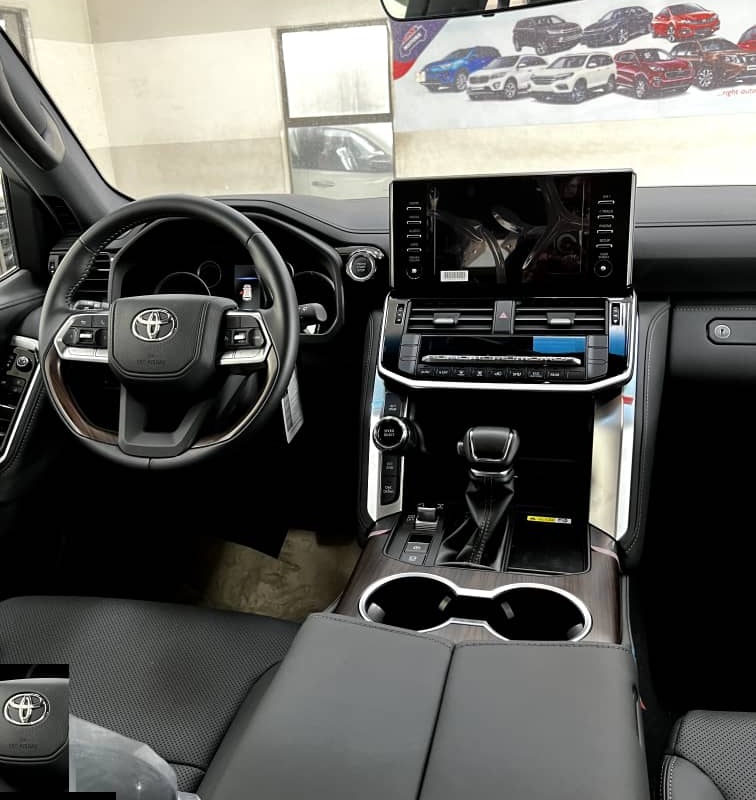 Toyota Land Cruiser image
