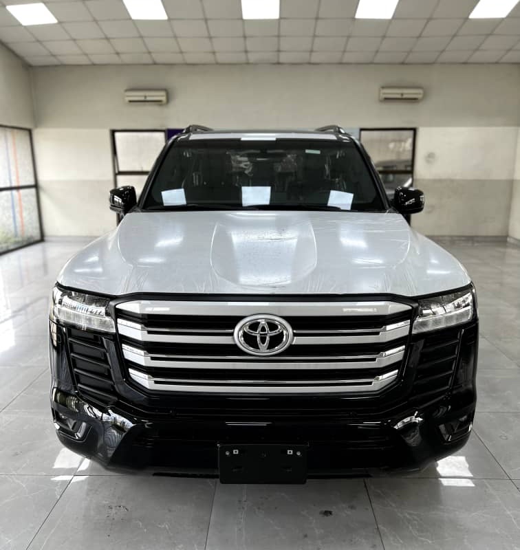 Toyota Land Cruiser image