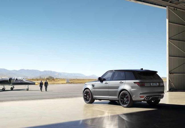 Land Rover Range Rover SVR image 2