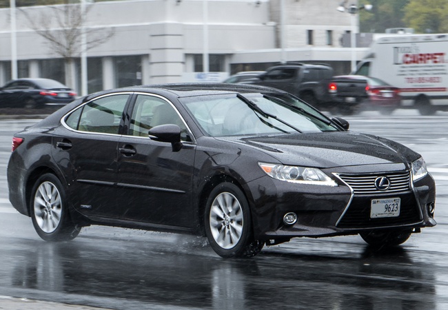 Lexus ES300h image 3