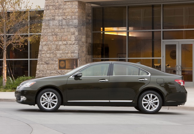 Lexus ES 350 image 2