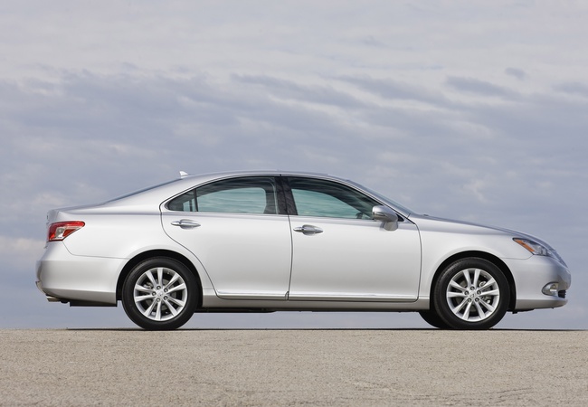 Lexus ES350 image 2