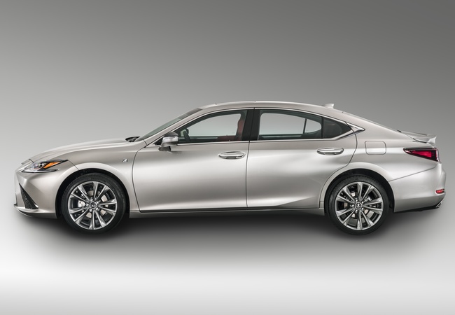Lexus ES 350 image 2