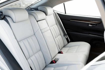 Lexus ES 350 image 4