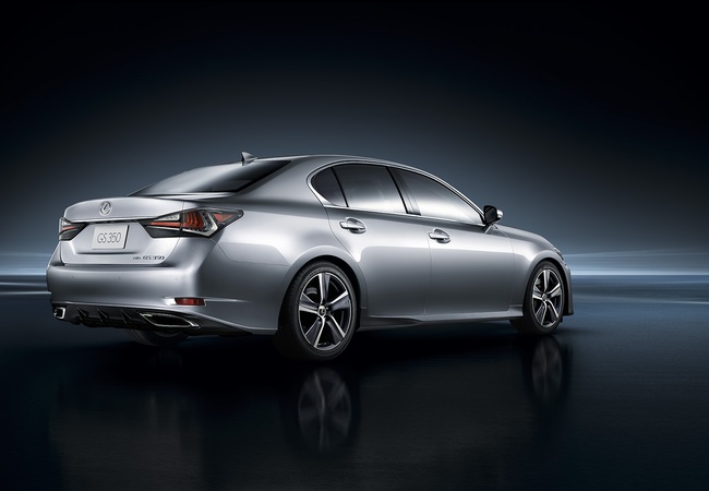 Lexus GS image 2