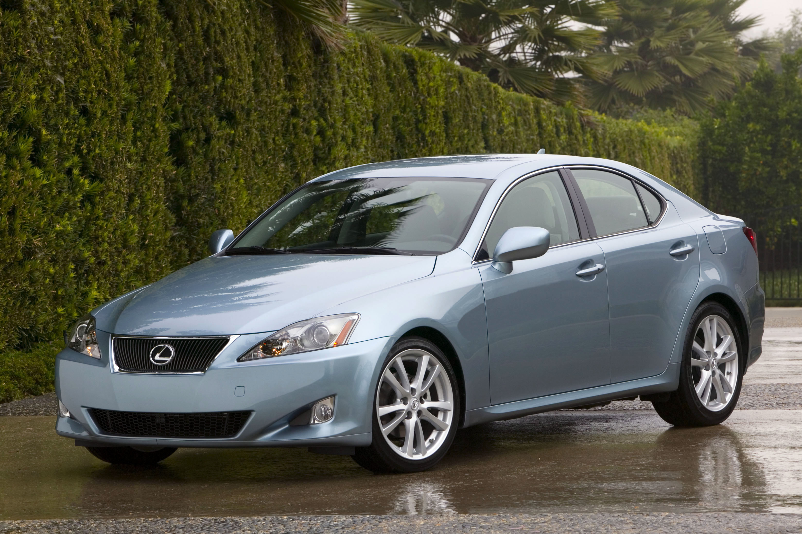 Lexus Review Image