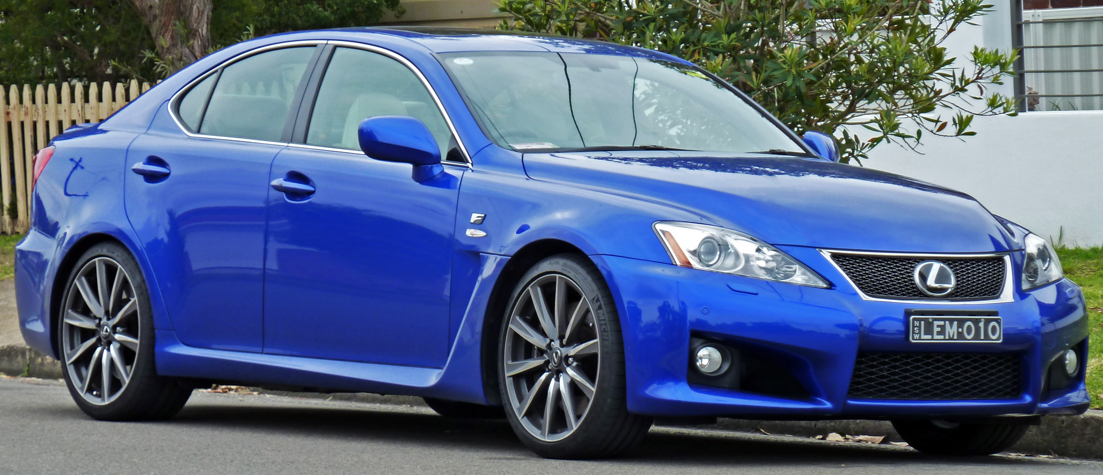 Lexus Review Image