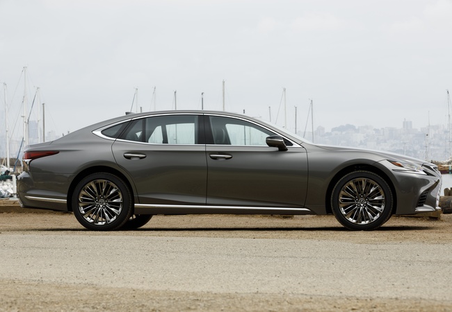 Lexus LS 500 image 5