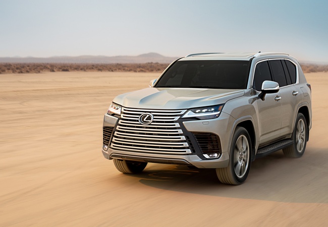 Lexus LX600 image 3
