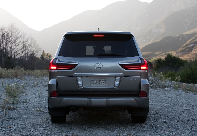 Lexus LX image 4