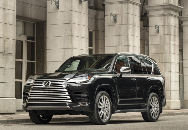 LEXUS LX 600 image 2