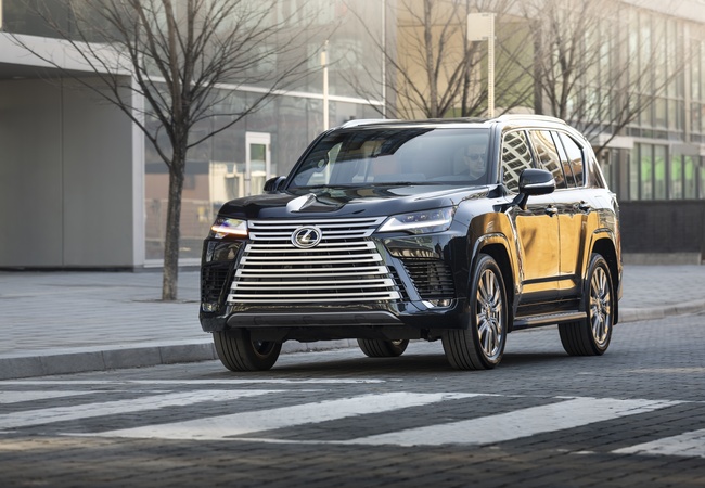 LEXUS LX 600 image 3