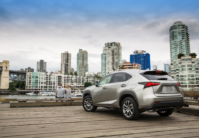 Lexus Nx200t image 2