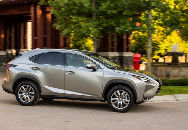 Lexus Nx 200t image 2